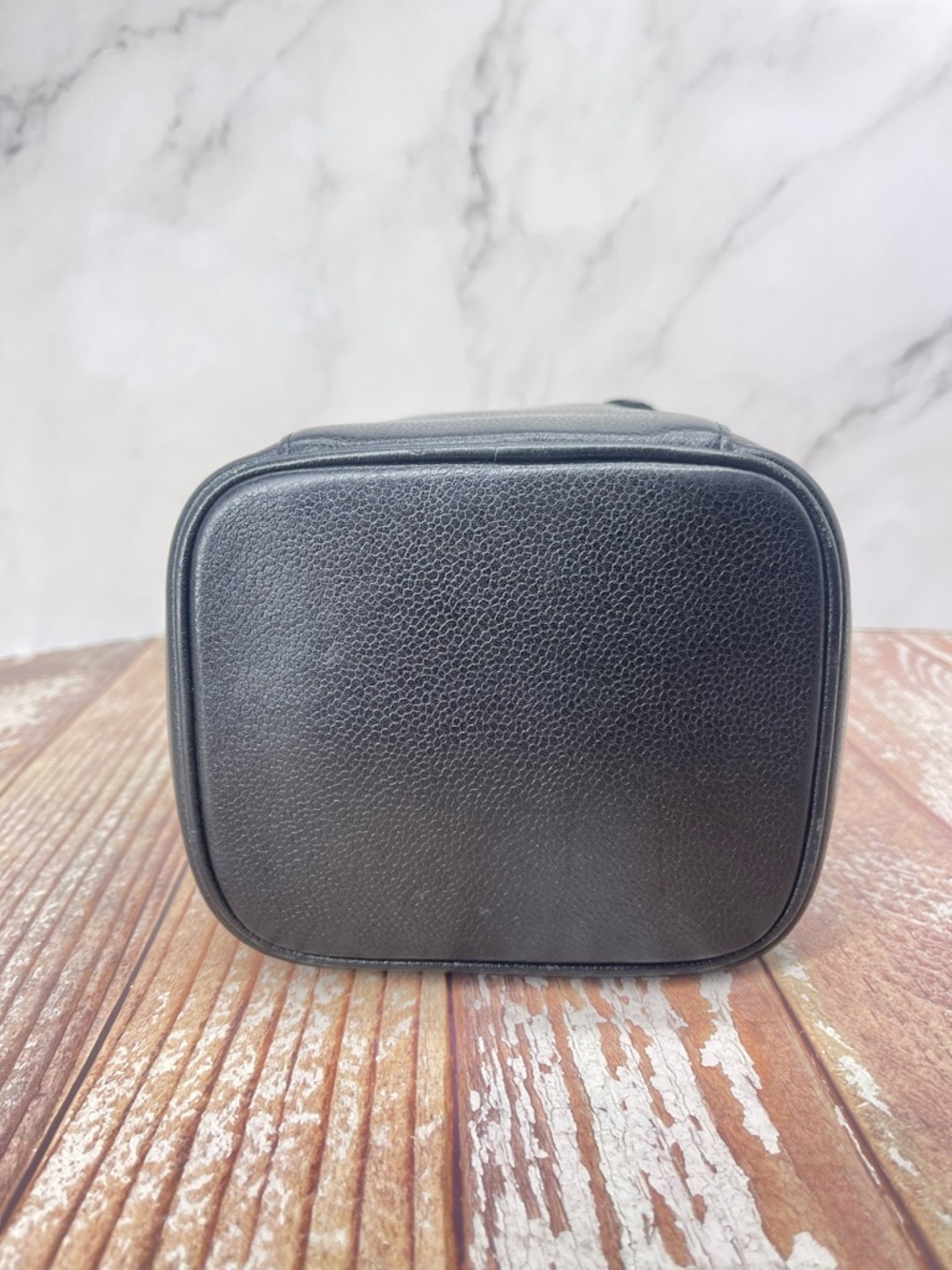 AUTHENTIC Chanel Vintage Black Caviar CC Tall Timeless Vanity Case - Picture 7 of 17